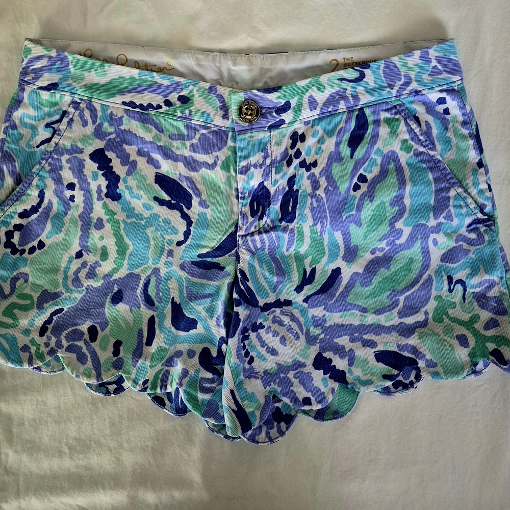 Lilly Pulitzer Blue and Green Scallop Hem Printed Shorts